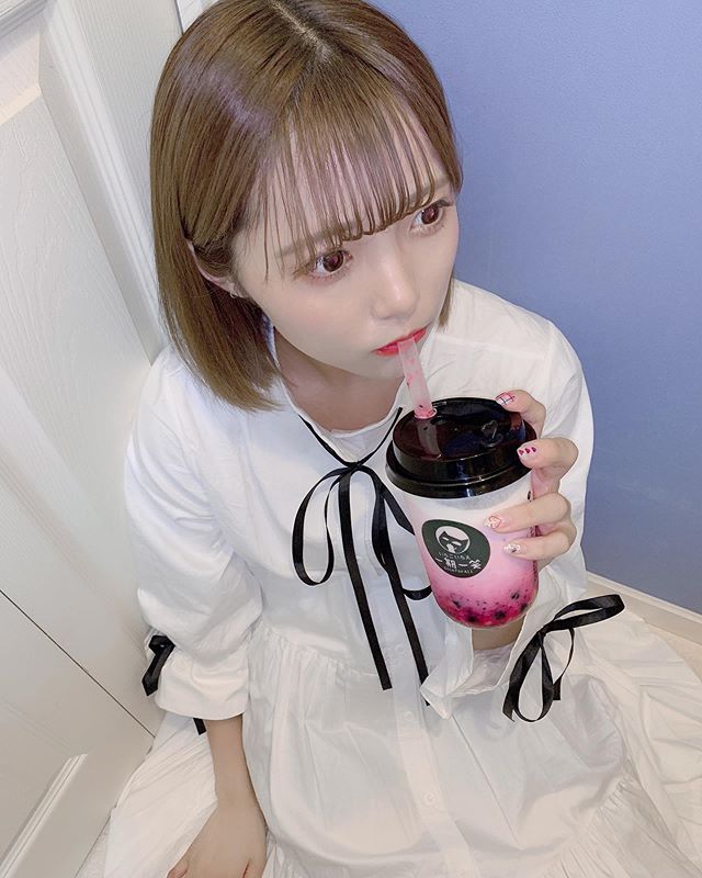 少女偶像福山梨乃，吃肉包的样子超可爱